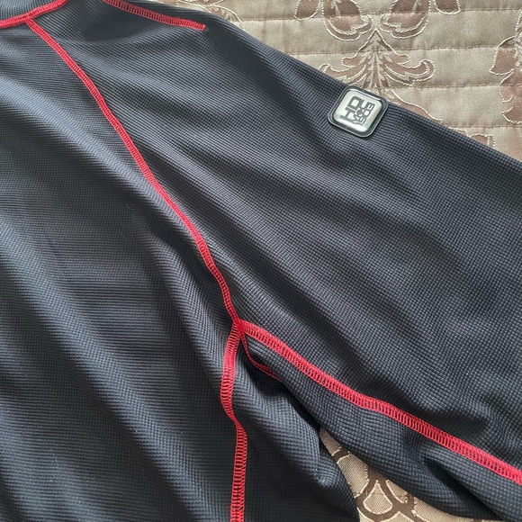 Harley-Davidson Ladies 2XL Long Sleeve Top. Gently used. Stunning Red Trim! - Picture 10 of 12